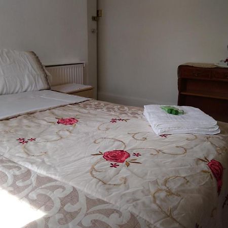 Renovated 4-Bed Home - Sleeps 9 - Parking - Spa Blackpool Exterior photo